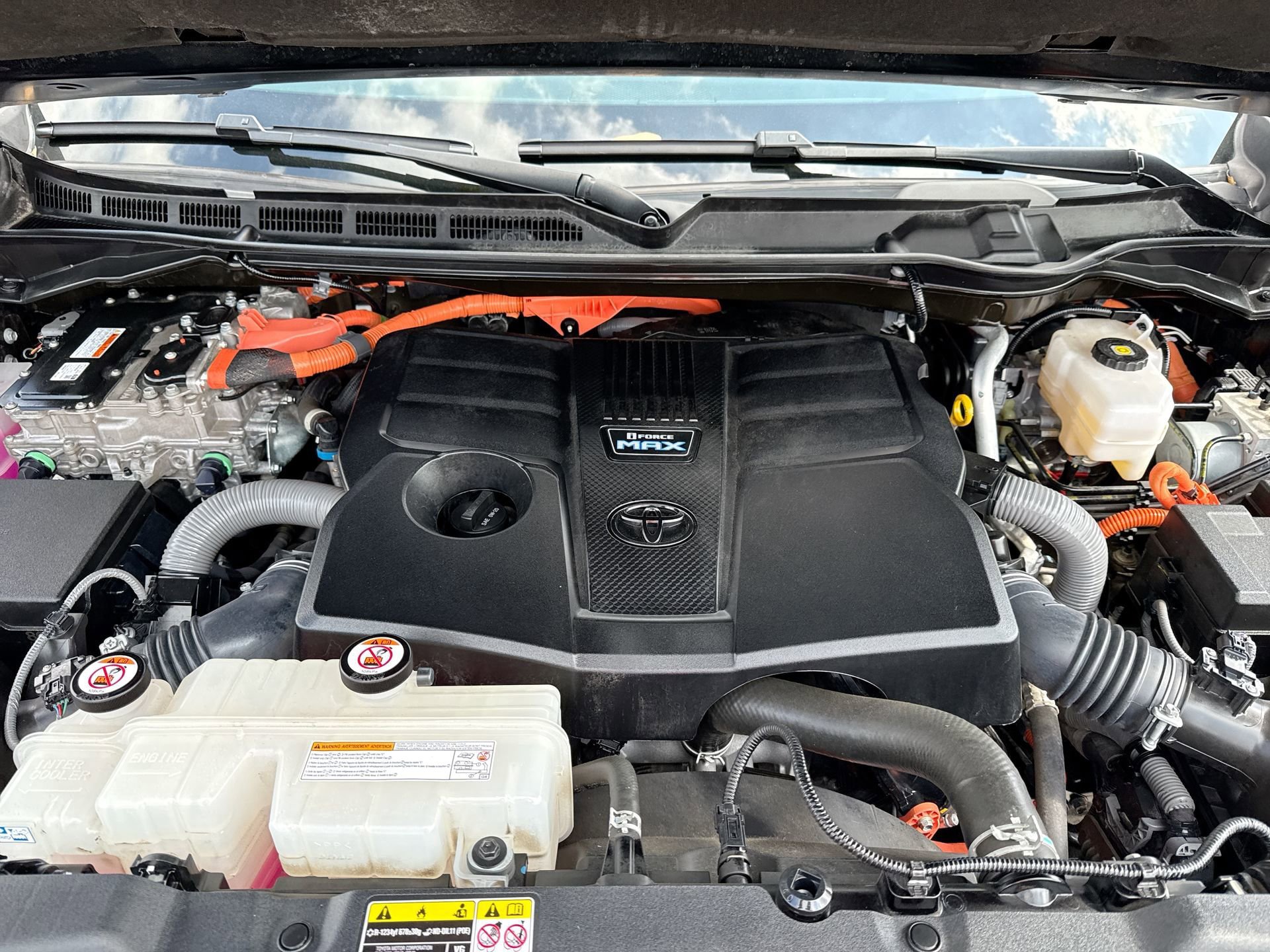 Used 2024 Toyota Tundra Limited w/ Power Package AWD/4WD image 17