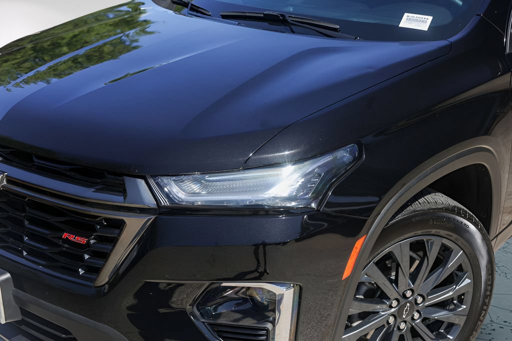 Used 2023 Chevrolet Traverse RS FWD image 3