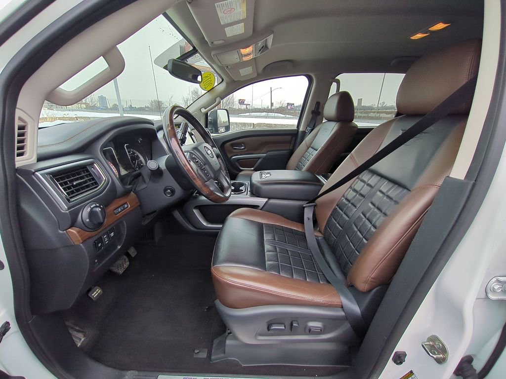 Used 2018 Nissan Titan Platinum Reserve w/ Platinum Utility Package image 10
