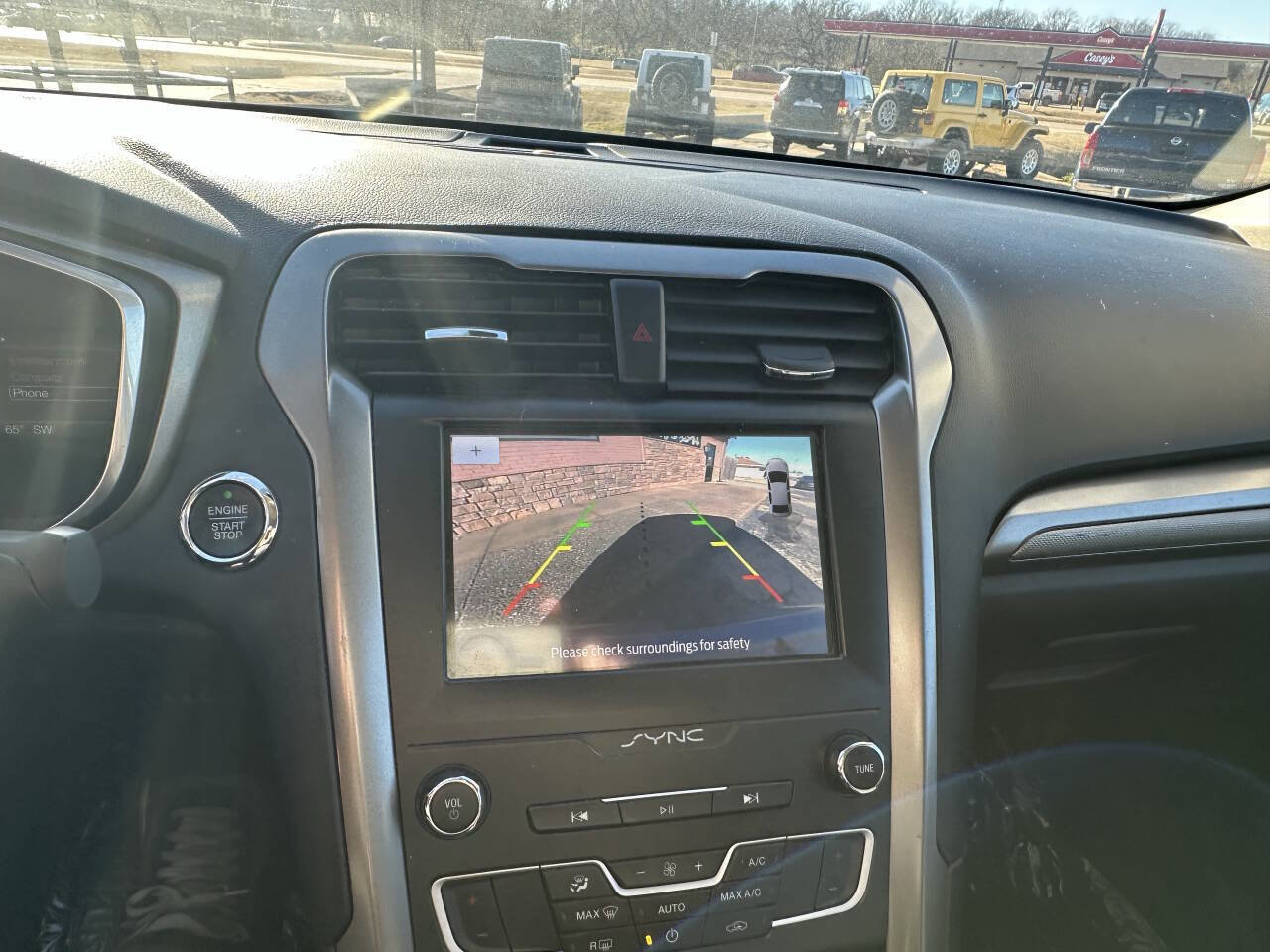 Used 2020 Ford Fusion SE image 15