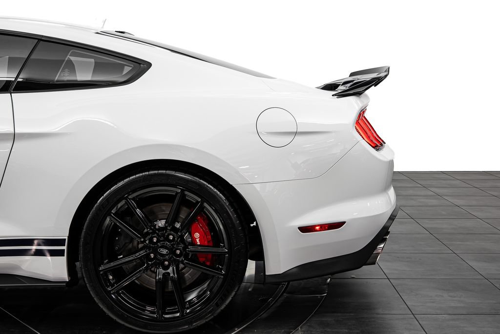 Used 2022 Ford Mustang Shelby GT500 w/ Technology Package RWD image 17