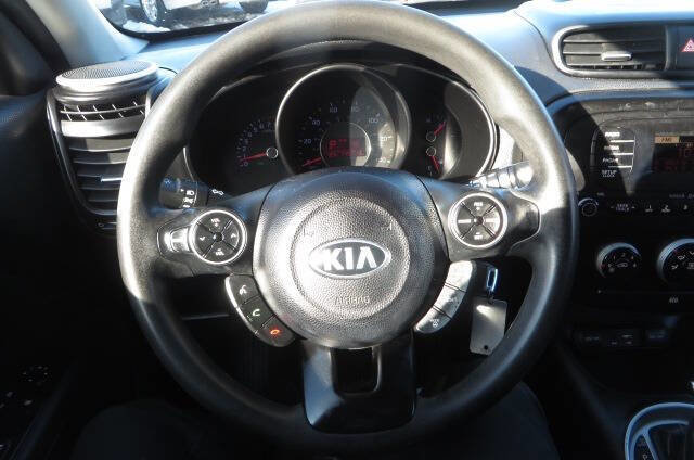 Used 2015 Kia Soul + FWD image 45
