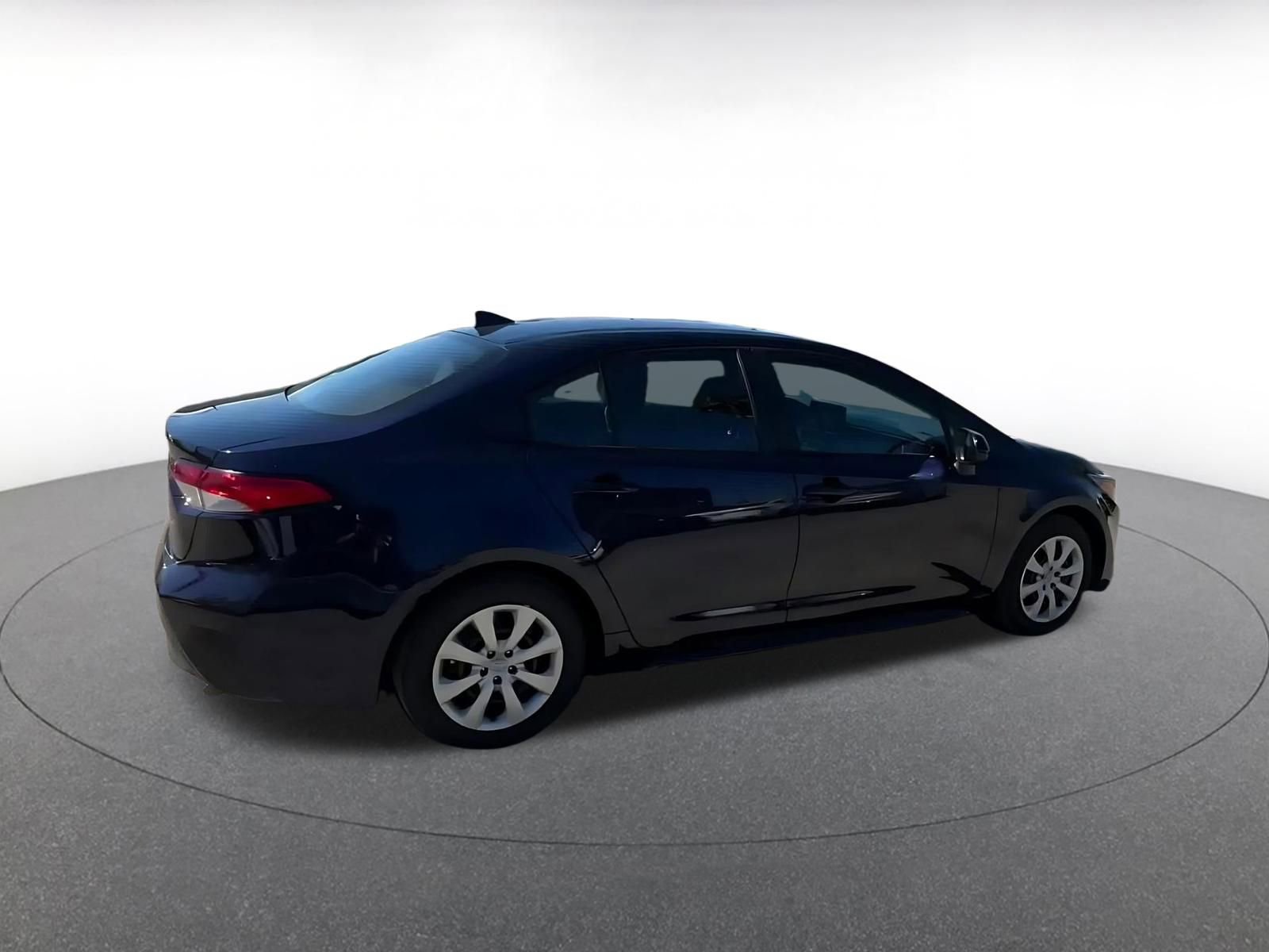 Used 2025 Toyota Corolla LE image 15