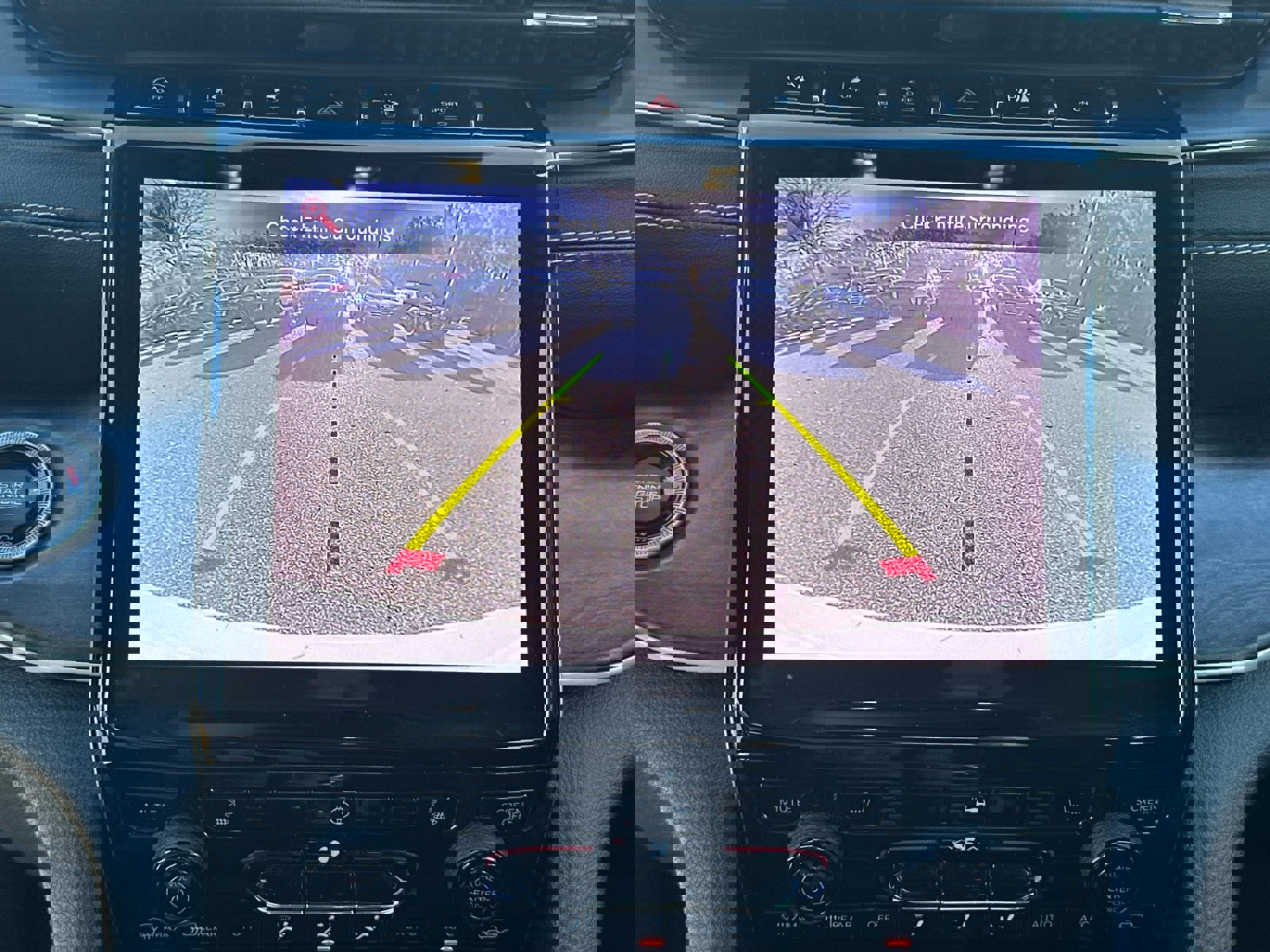 Used 2023 Jeep Grand Cherokee Limited image 32