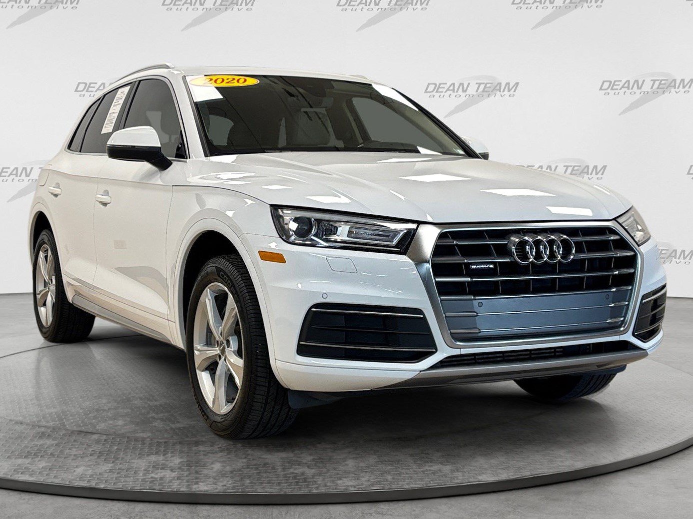 Used 2020 Audi Q5 2.0T Premium w/ Convenience Package AWD/4WD image 3