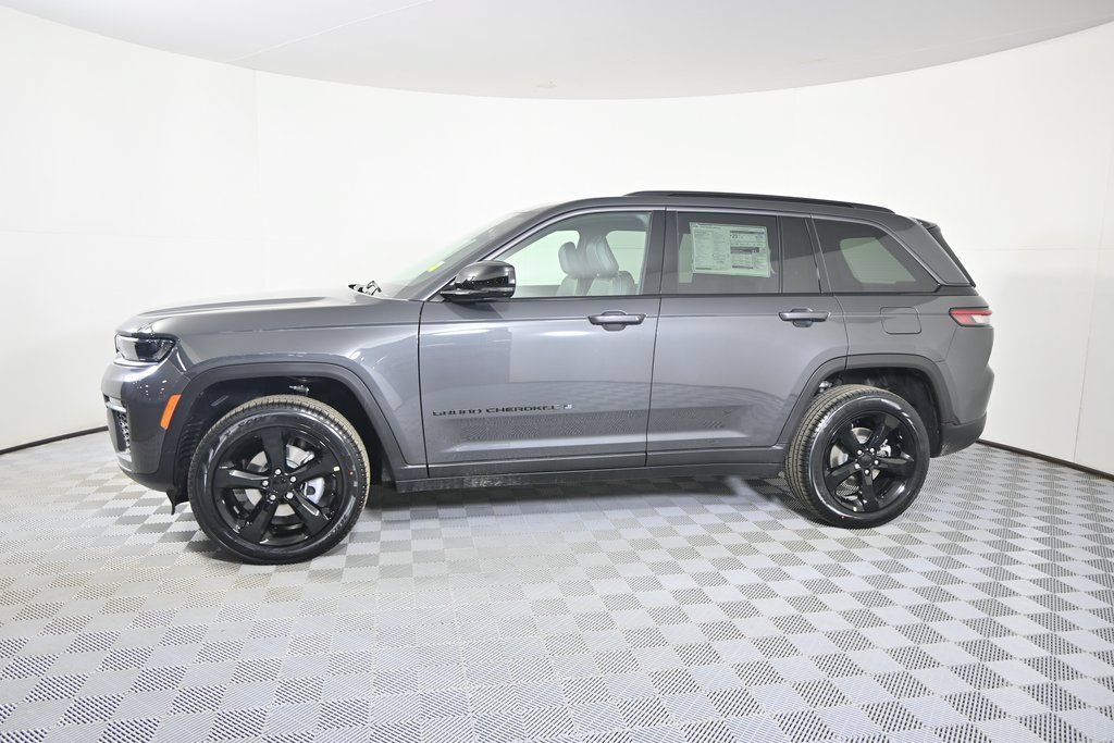 New 2026 Jeep Grand Cherokee Limited w/ Limited Altitude Package AWD/4WD image 2
