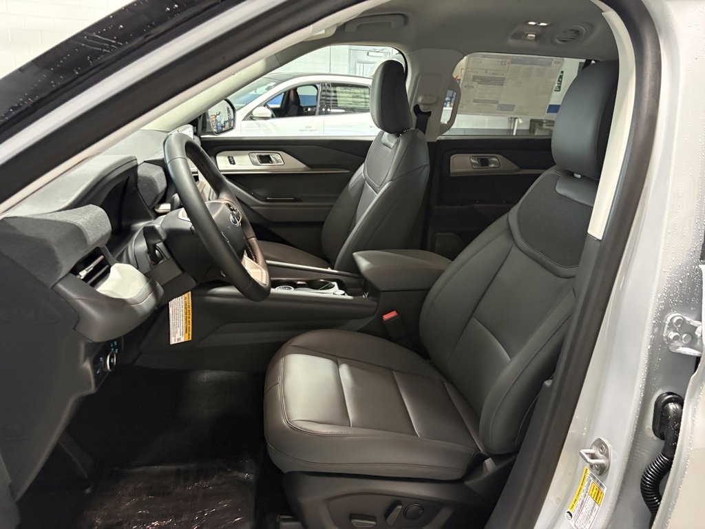 New 2026 Ford Explorer Active w/ Active Comfort Package image 10
