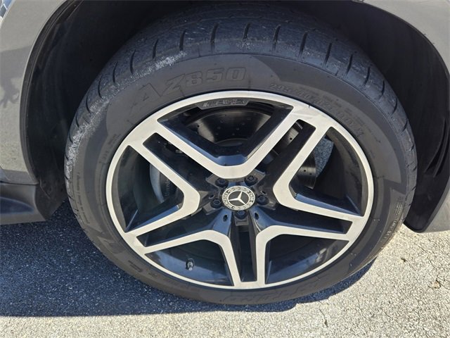 Used 2018 Mercedes-Benz GLS 550 4MATIC w/ Driver Assistance Package image 17