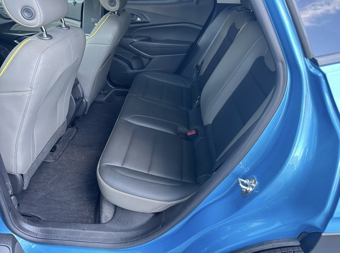 Used 2025 Chevrolet Trax ACTIV w/ Sunroof Package FWD image 19