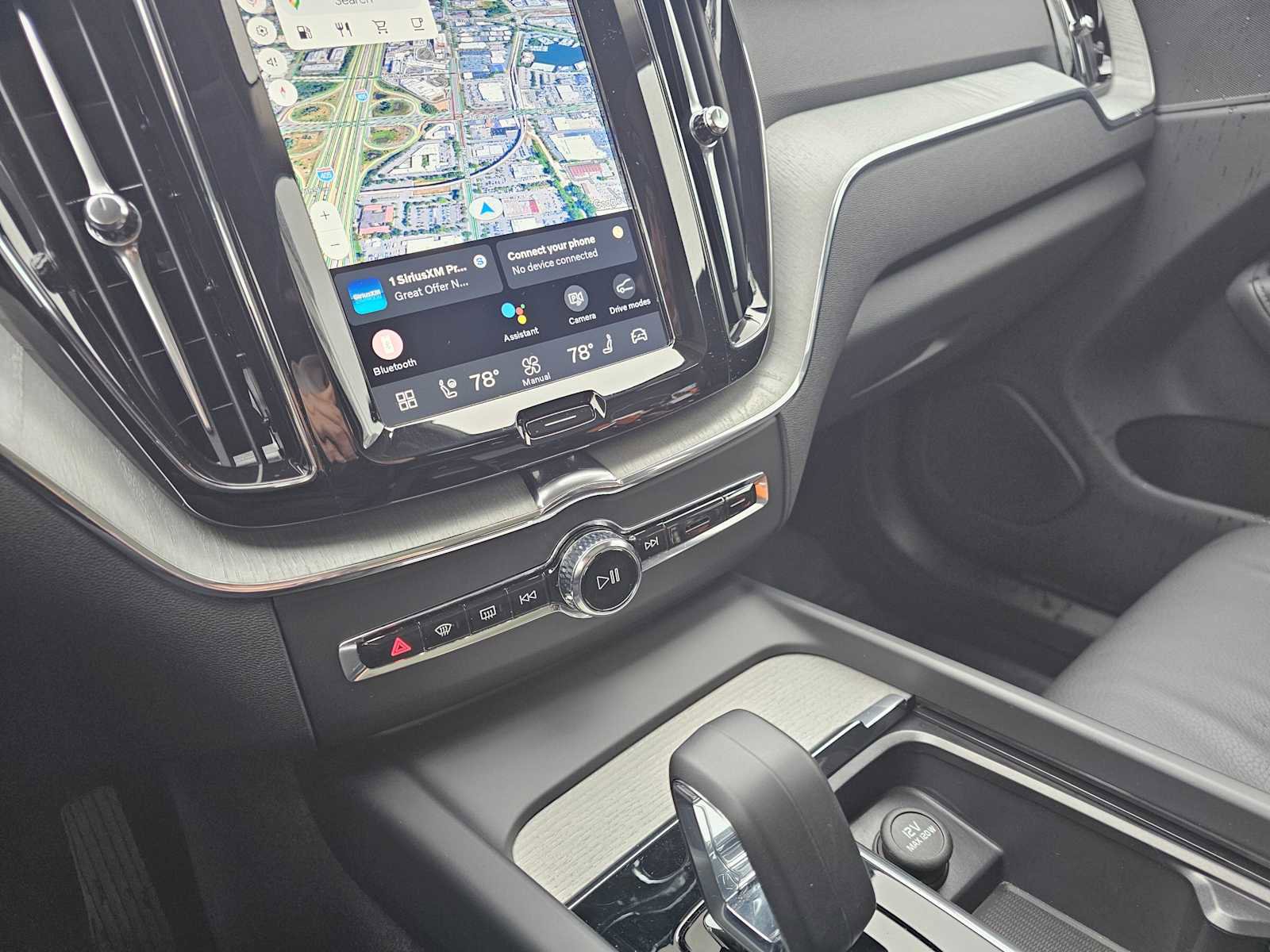 Certified 2025 Volvo XC60 B5 Plus image 28