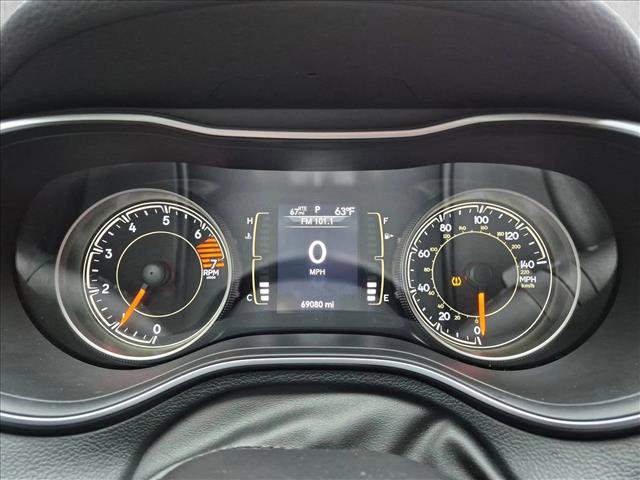 Used 2020 Jeep Cherokee Latitude Plus w/ Cold Weather Group AWD/4WD image 11
