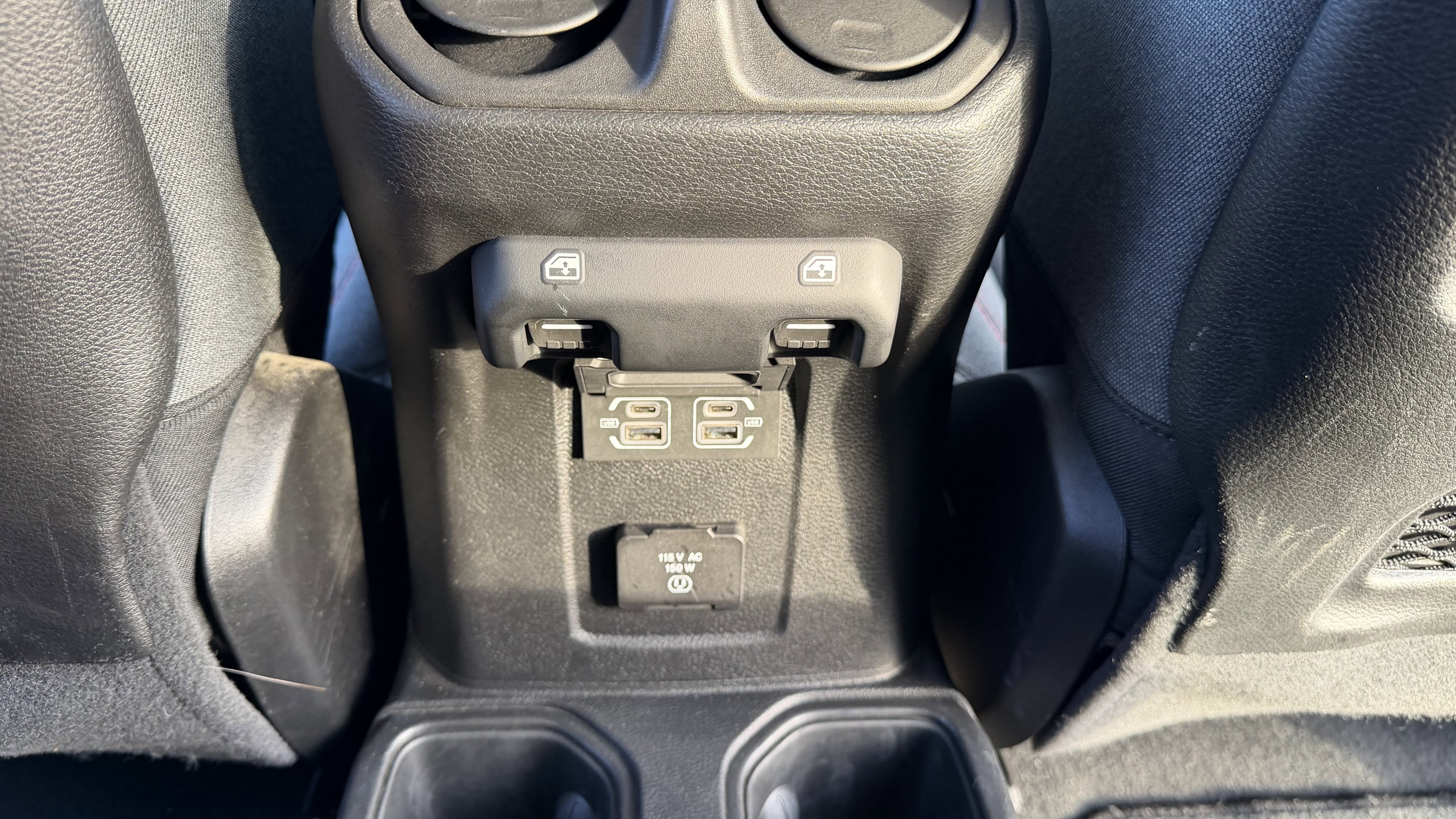 Used 2024 Jeep Wrangler Unlimited Rubicon AWD/4WD image 32