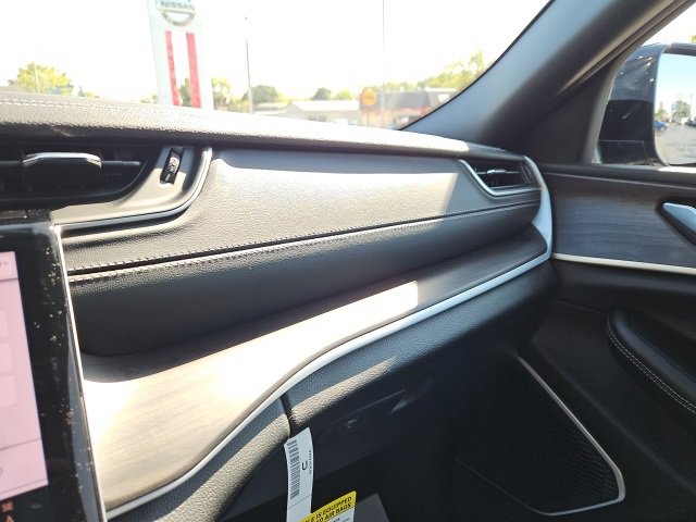 New 2025 Jeep Grand Cherokee Limited w/ Luxury Tech Group II image 39