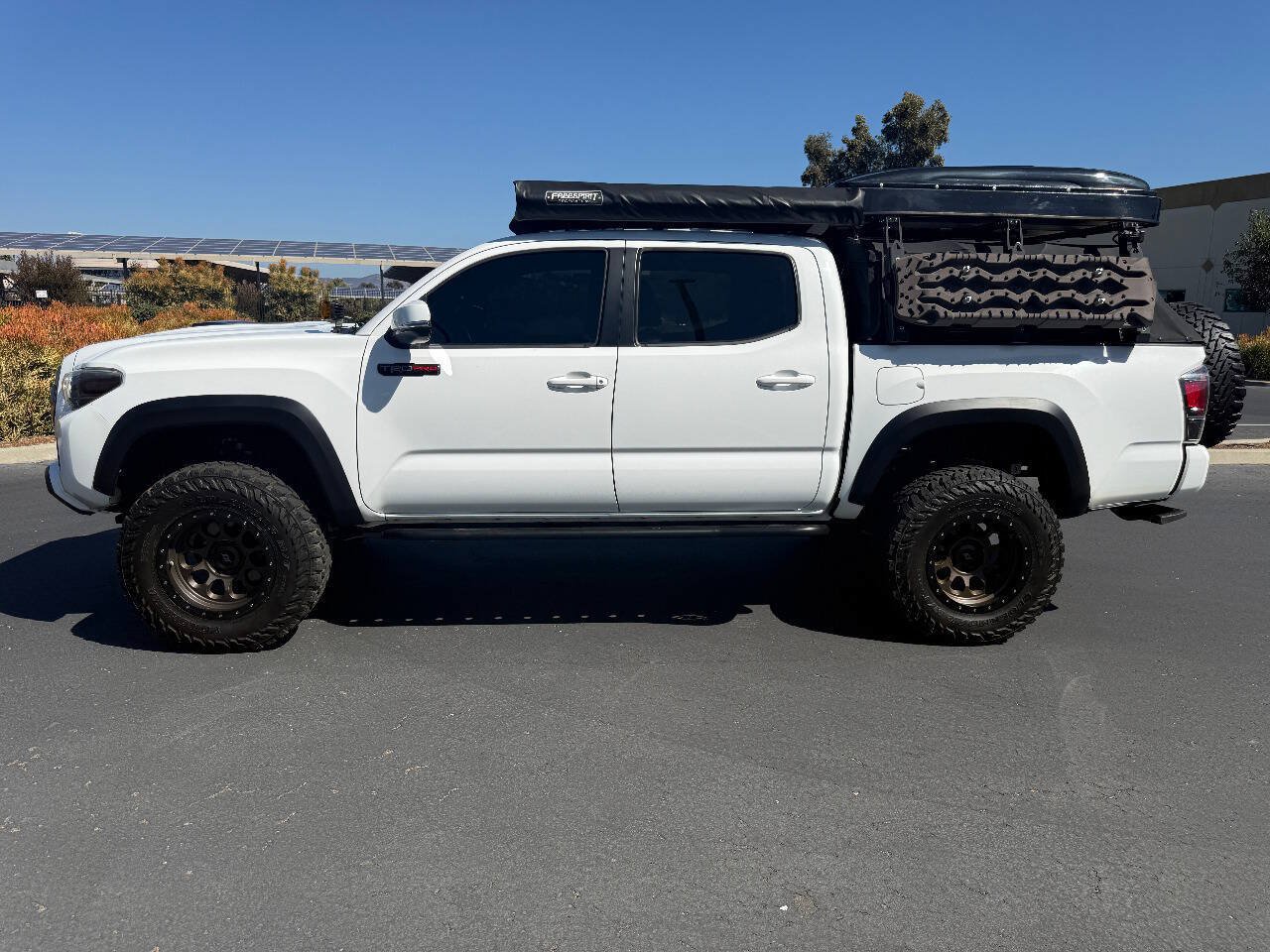 Used 2017 Toyota Tacoma TRD Pro AWD/4WD image 5