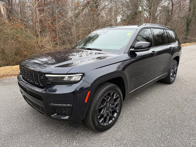 Used 2023 Jeep Grand Cherokee L Summit w/ Advanced Protech Group IV image 2