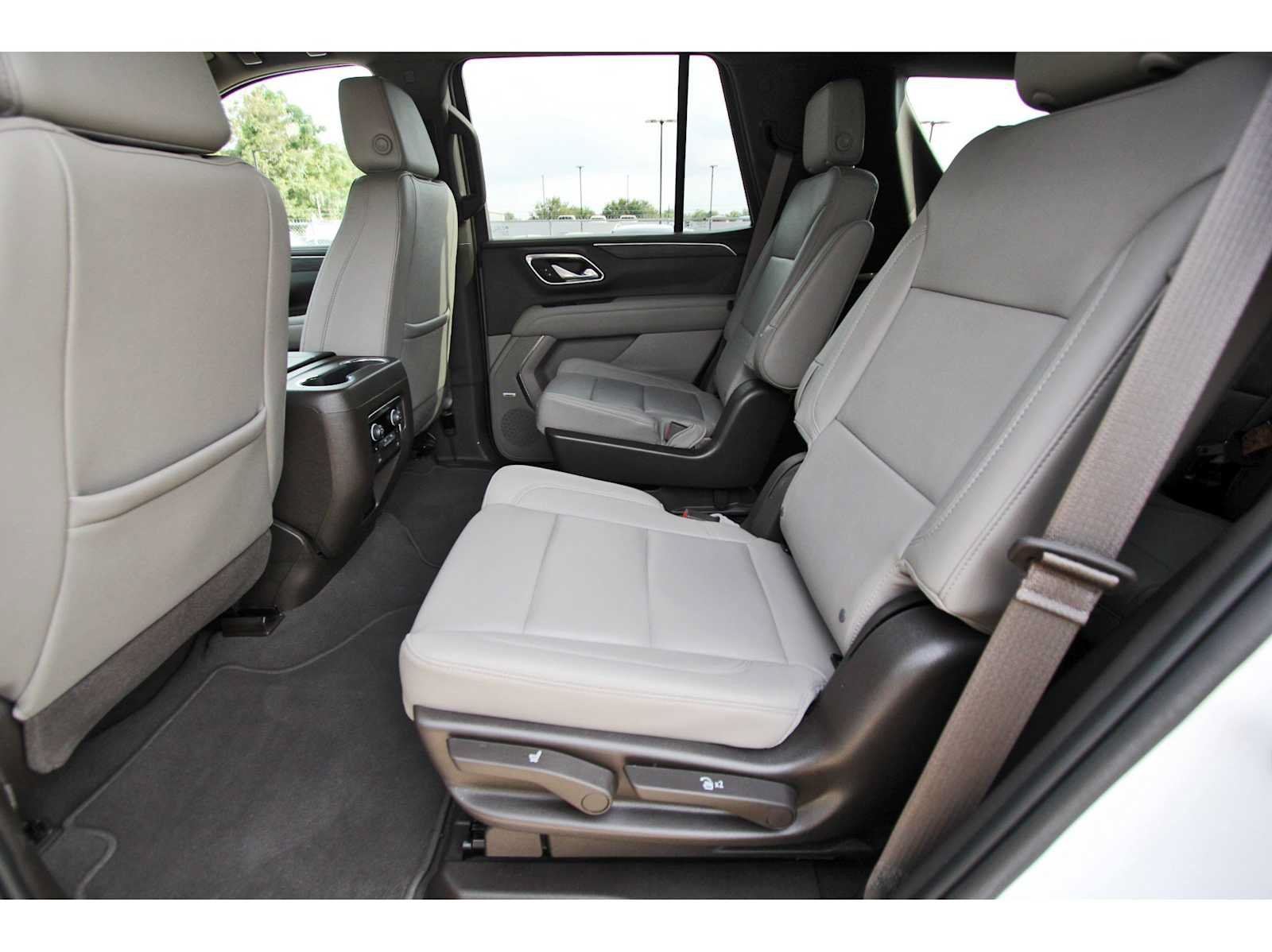 Used 2023 Chevrolet Tahoe Z71 w/ Luxury Package AWD/4WD image 13