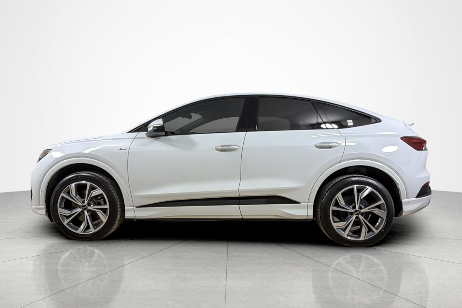 Certified 2023 Audi Q4 e-tron Prestige w/ Black Optic Package AWD/4WD video 2