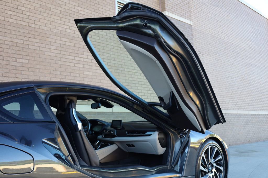 Used 2014 BMW i8 image 19