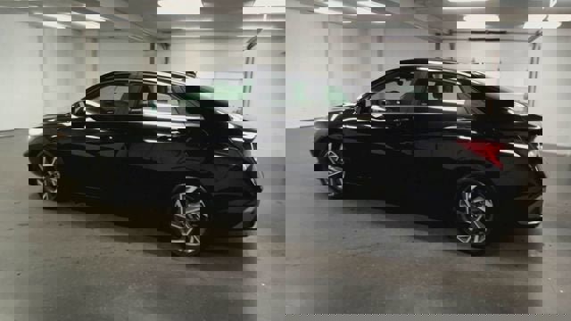 Used 2025 Hyundai Elantra Limited image 6