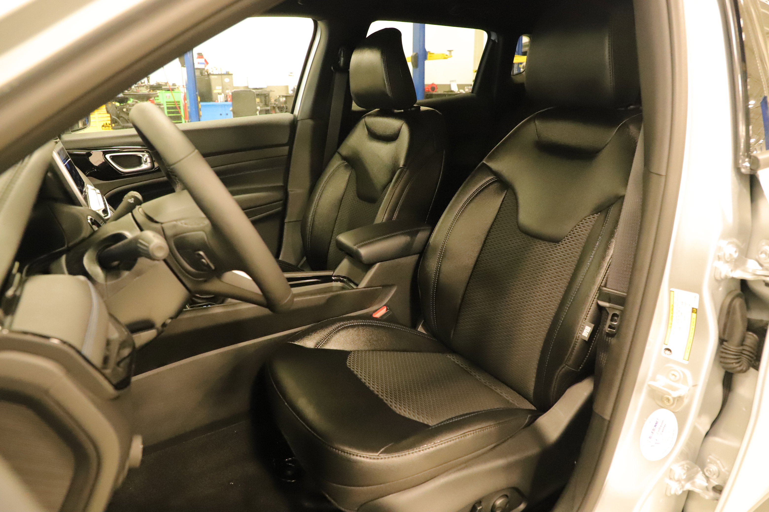 New 2026 Jeep Compass Latitude image 18