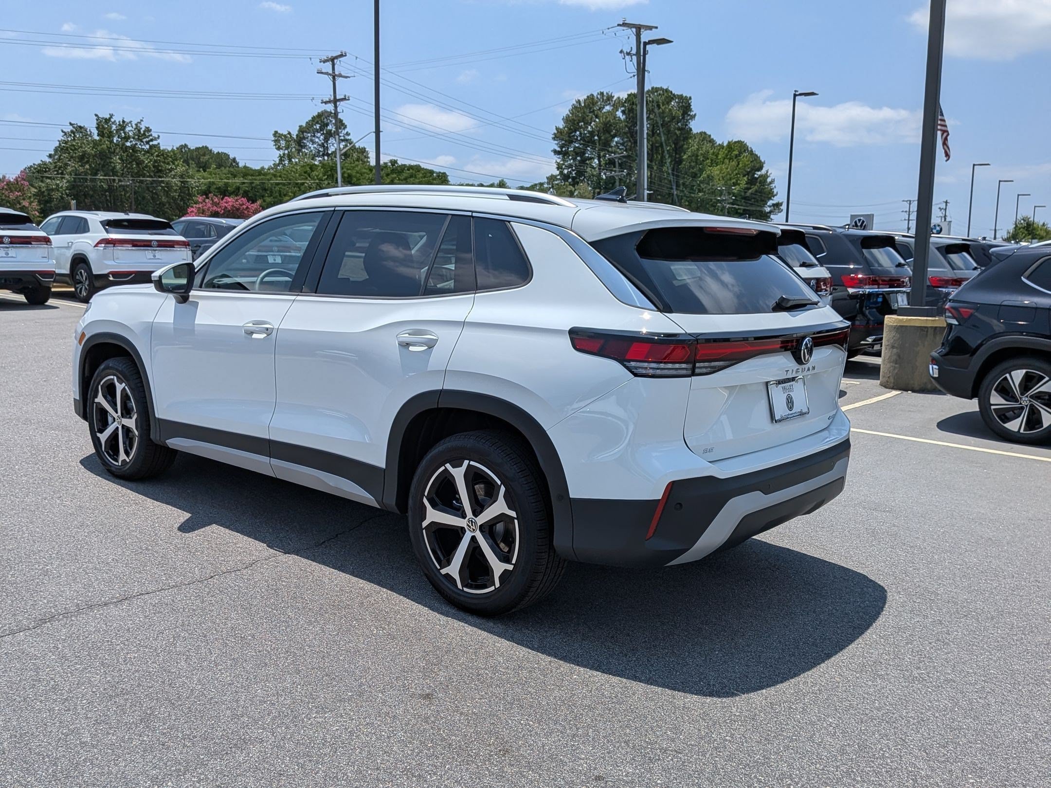 New 2026 Volkswagen Tiguan SE AWD/4WD image 5