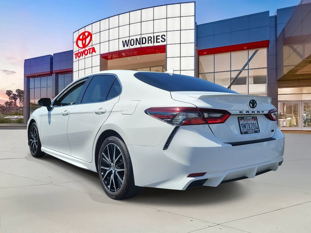 Used 2024 Toyota Camry SE image 5