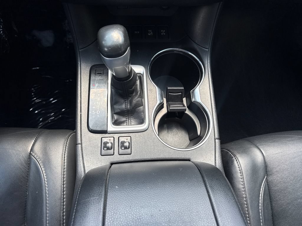 Used 2017 Toyota Highlander SE AWD/4WD image 23