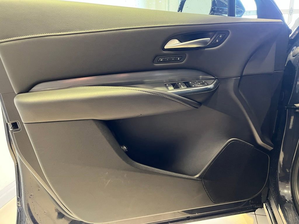 Used 2025 Cadillac XT4 Premium Luxury image 17