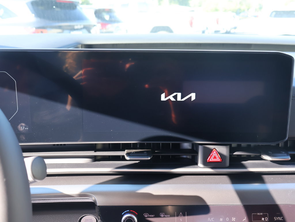 New 2027 Kia Carnival SX w/ Dark Edition Package FWD image 30