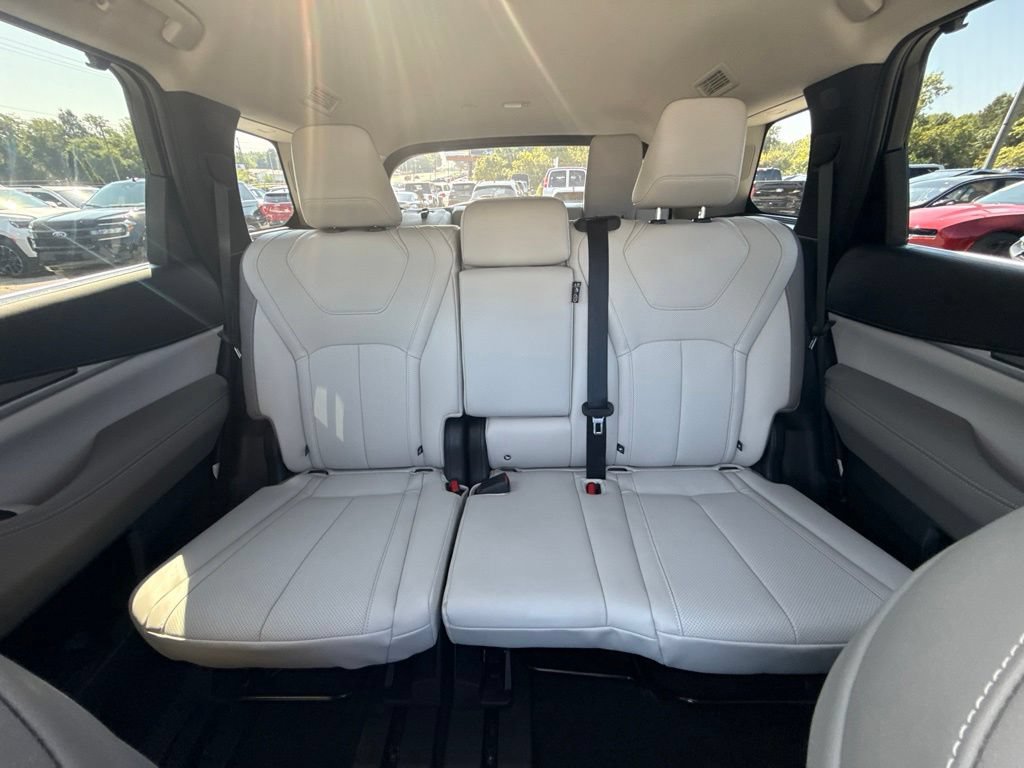 Used 2026 INFINITI QX60 Luxe w/ Cargo Package AWD/4WD image 11