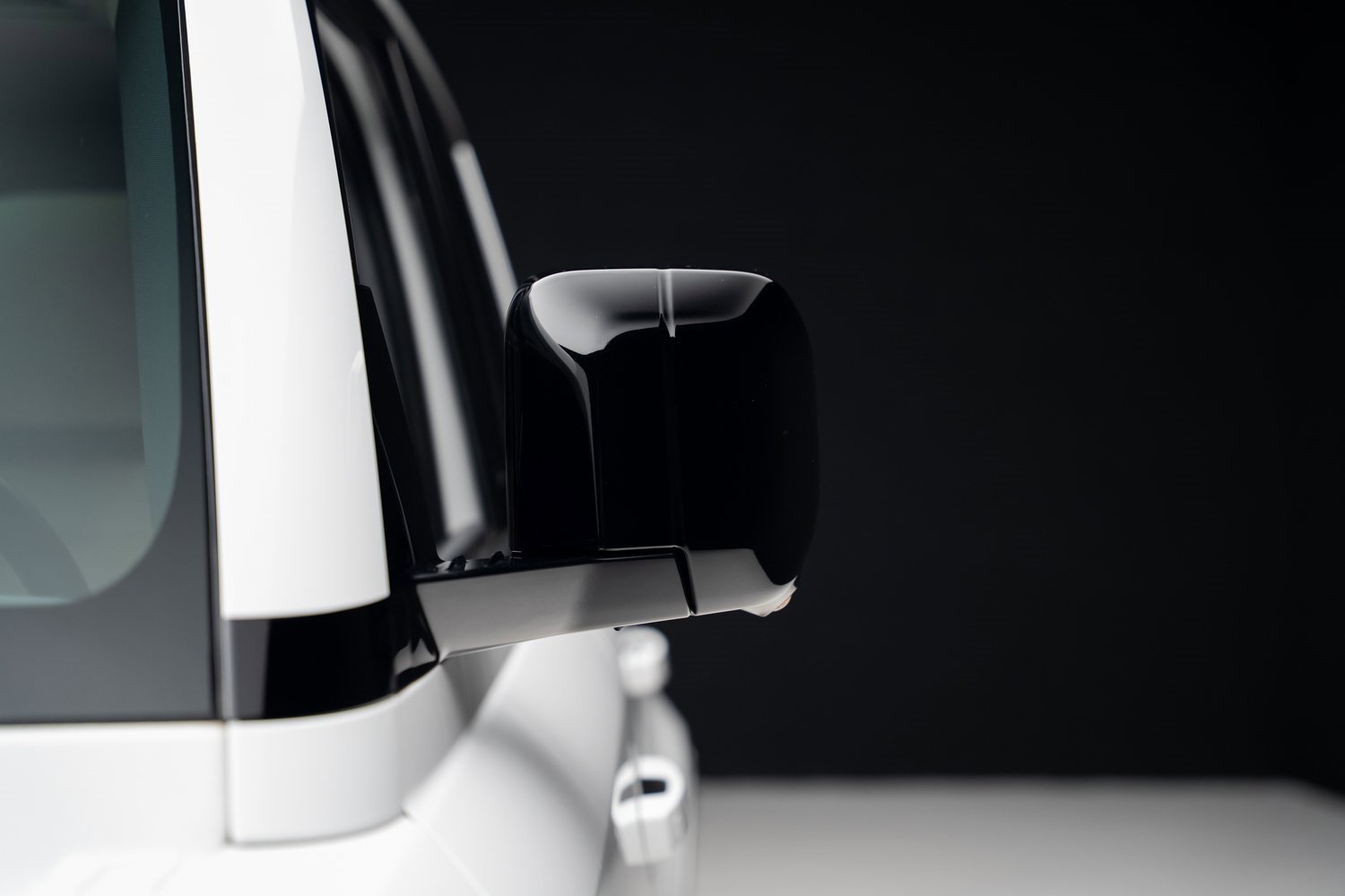 Used 2023 Land Rover Defender 130 First Edition image 15