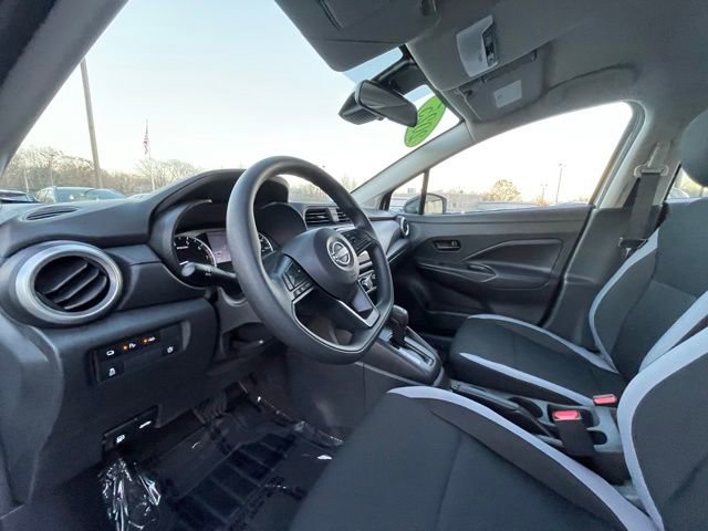 Used 2025 Nissan Versa S w/ Trunk Package image 26