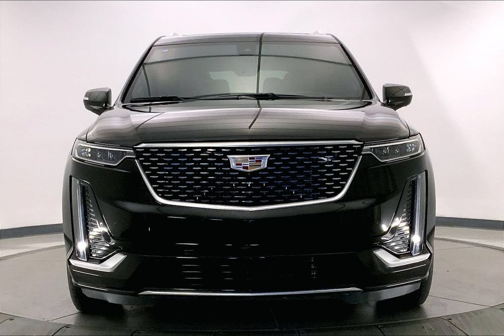 Used 2024 Cadillac XT6 Premium Luxury w/ Technology Package AWD/4WD image 2