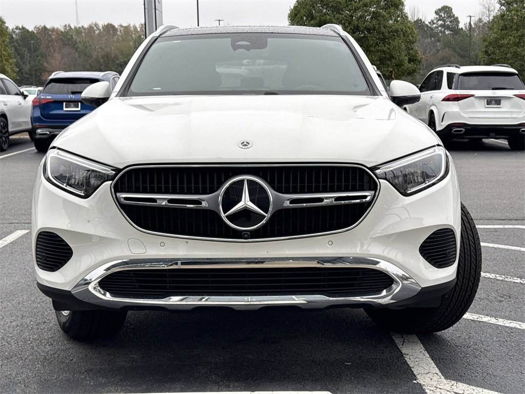 Used 2025 Mercedes-Benz GLC 300 image 2