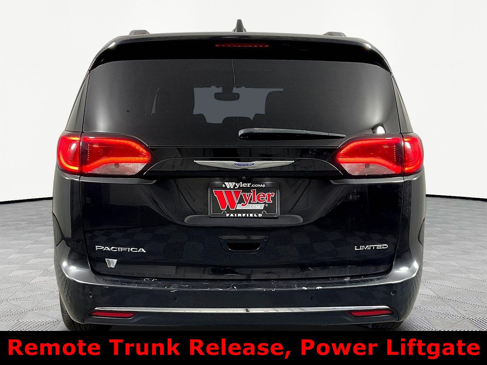 Used 2018 Chrysler Pacifica Limited FWD image 5