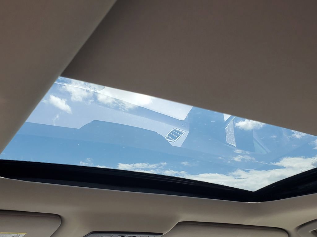 Used 2024 Nissan Pathfinder SV w/ SV Premium Package image 27