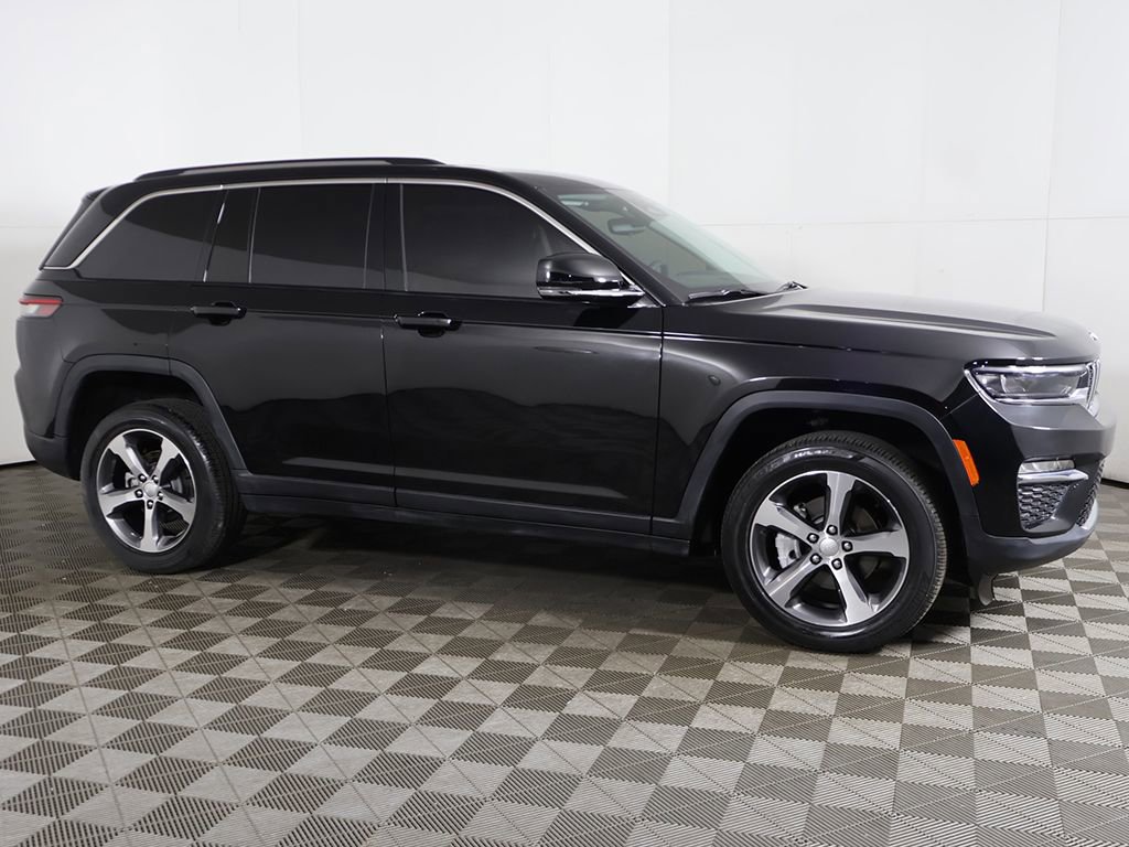 Used 2023 Jeep Grand Cherokee Limited AWD/4WD image 15