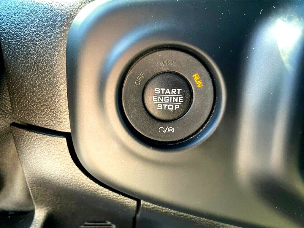 Used 2019 Jeep Wrangler Unlimited Sahara image 13