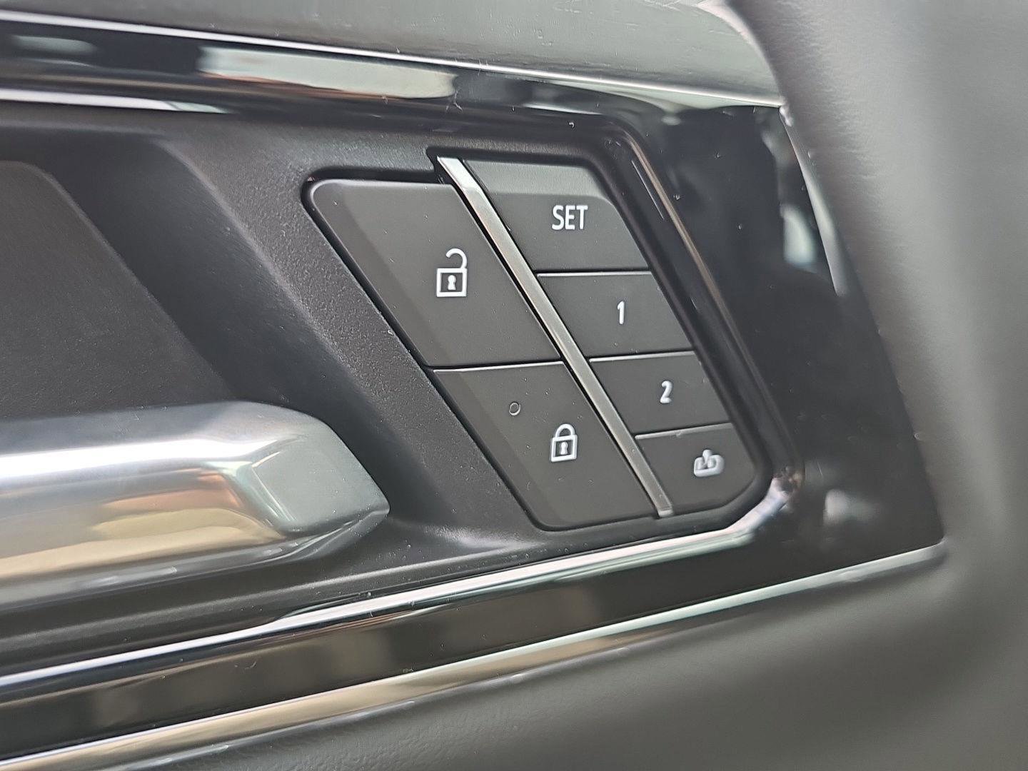 Used 2025 GMC Yukon Denali image 25