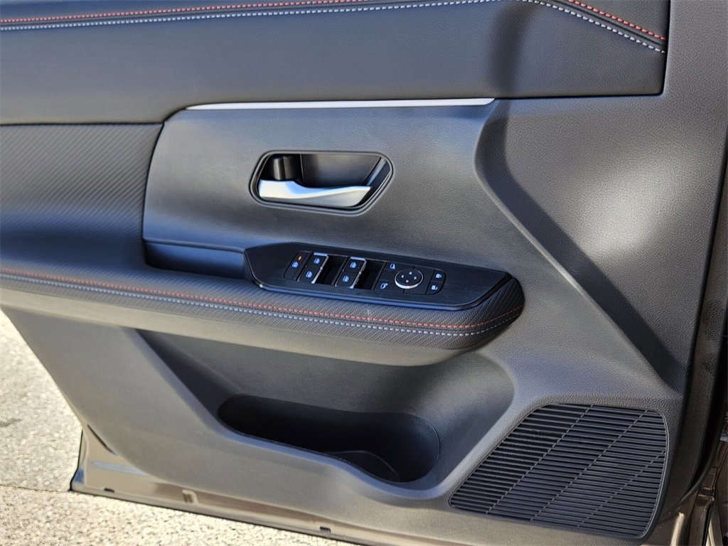 New 2026 Nissan Kicks SR image 26