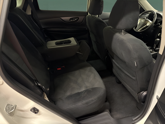 Used 2016 Nissan Rogue SV AWD/4WD image 14