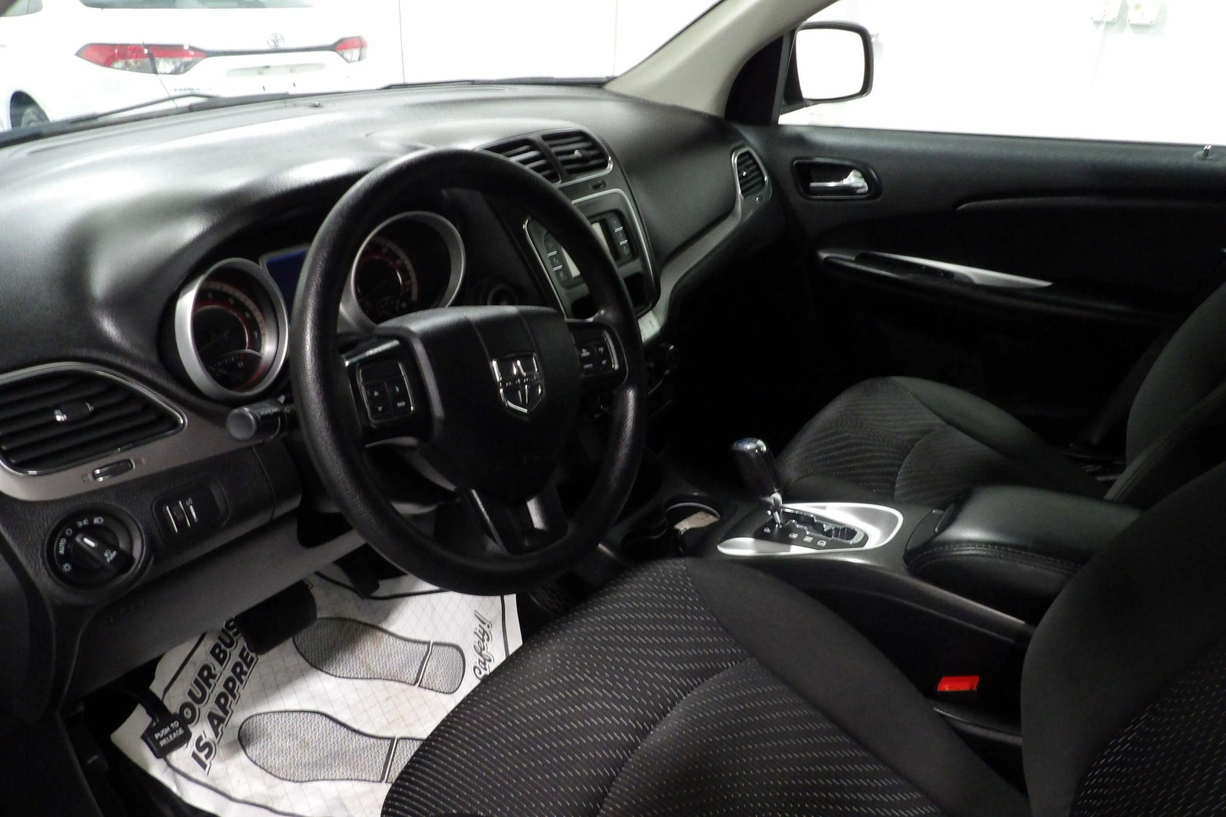 Used 2019 Dodge Journey SE image 8