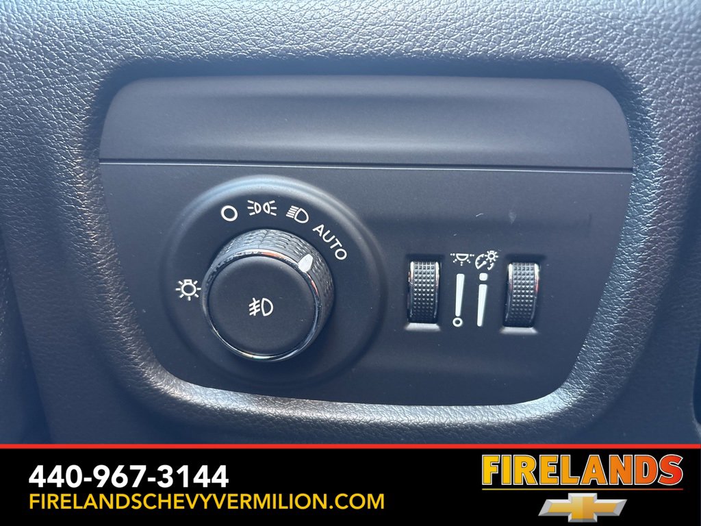 Used 2024 Jeep Grand Cherokee L Limited w/ Black Appearance Package image 16