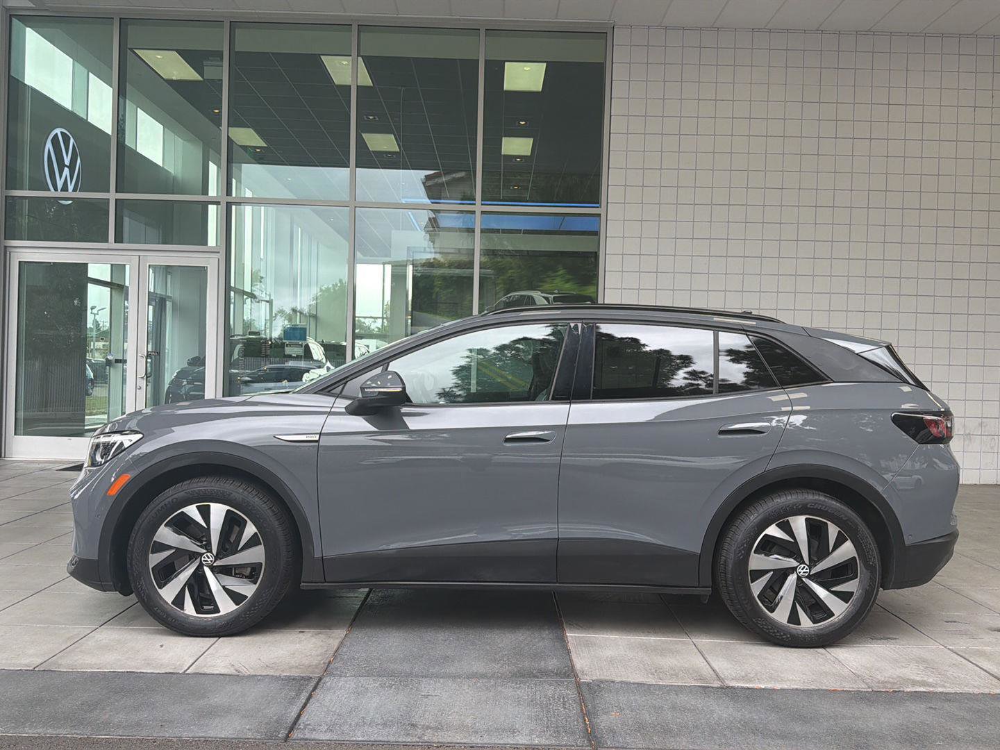 Certified 2023 Volkswagen ID.4 Pro image 2