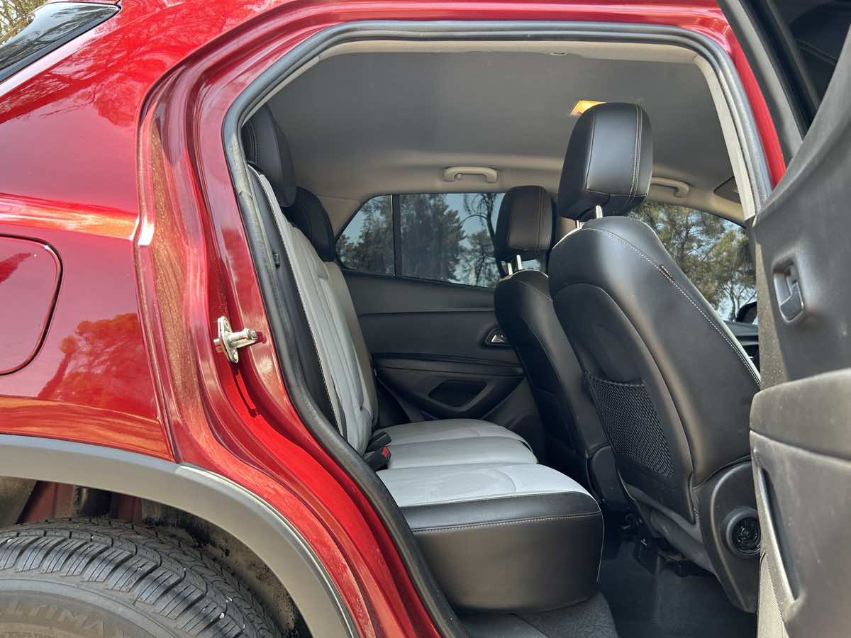 Used 2019 Chevrolet Trax LT w/ Driver Confidence Package FWD image 24