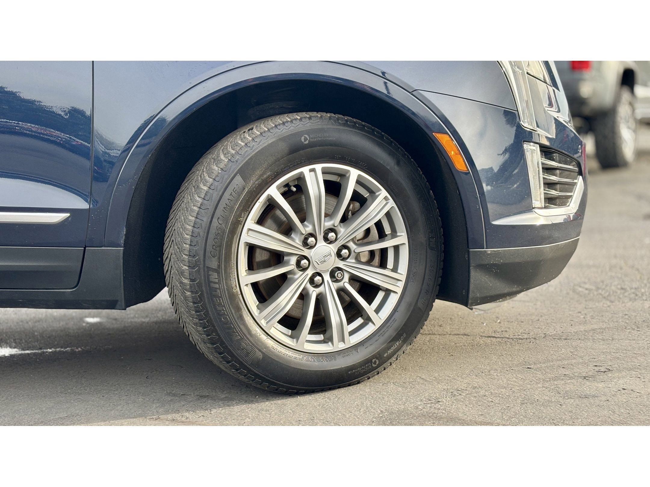 Used 2017 Cadillac XT5 Luxury w/ Driver Awareness Package image 6