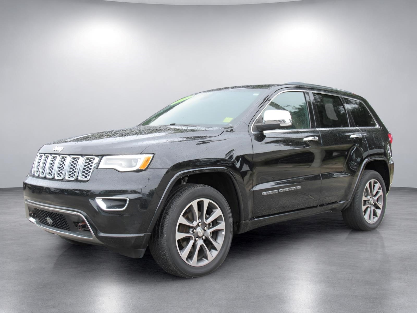 Used 2017 Jeep Grand Cherokee Overland AWD/4WD image 3