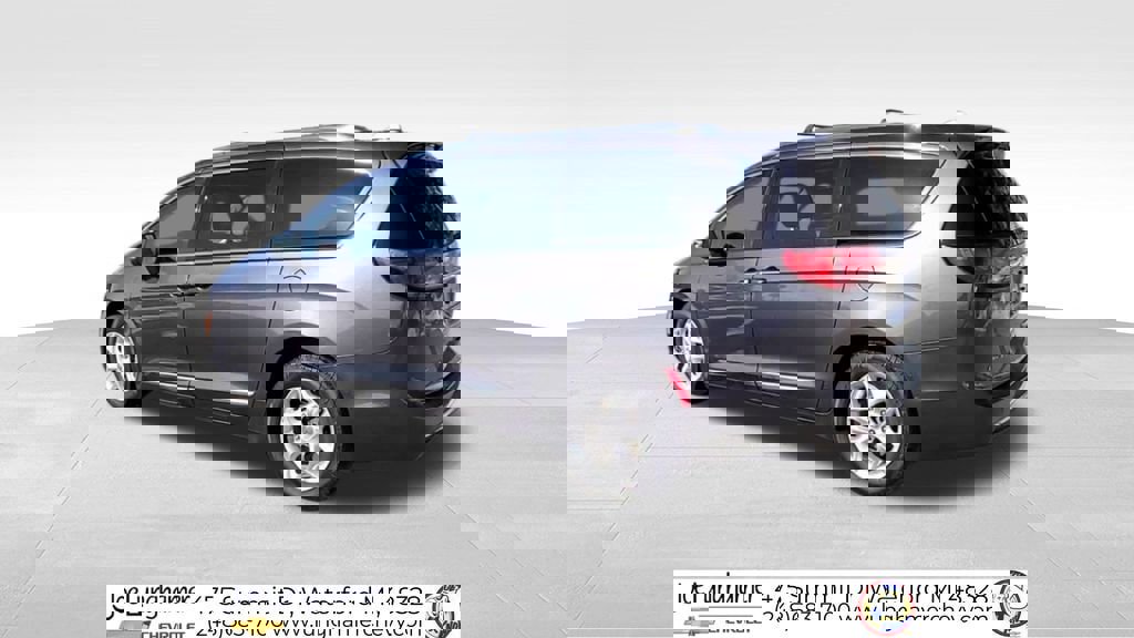 Used 2020 Chrysler Pacifica Limited image 6