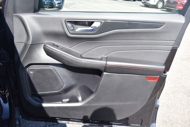 Used 2023 Ford Escape ST-Line AWD/4WD image 42