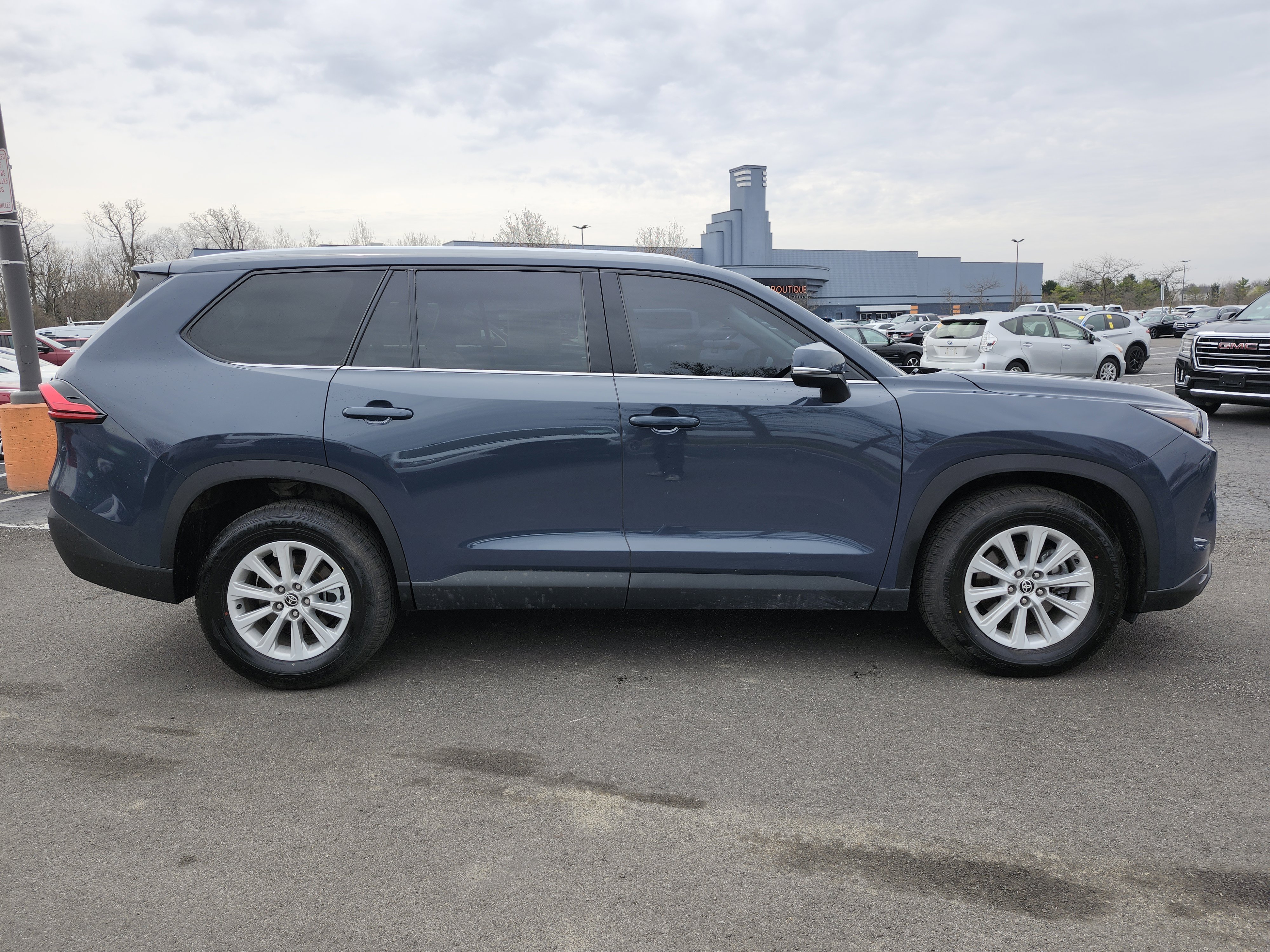 Used 2024 Toyota Grand Highlander Limited image 19